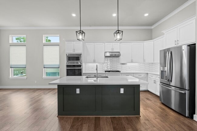 Building Photo - 954 Fisher St