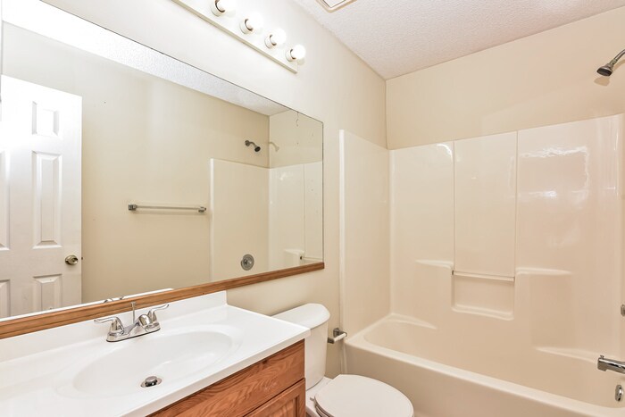 Building Photo - 5443 Northcut Dr