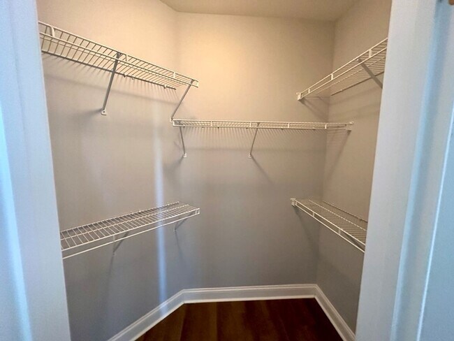 Building Photo - Upscale 2 bedroom/2 bathroom Condo in uptown Charlotte, Short Walk to Bank Of America Stadium