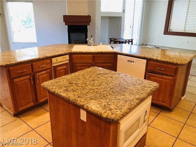 Building Photo - 6610 Gilded Lantern Ave