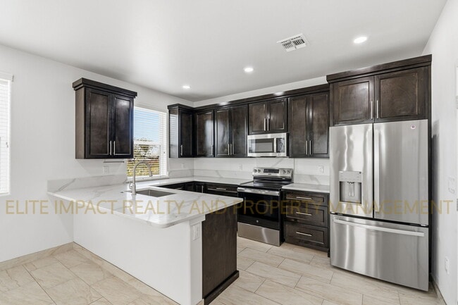 Building Photo - 13691 E Pocketknife Dr
