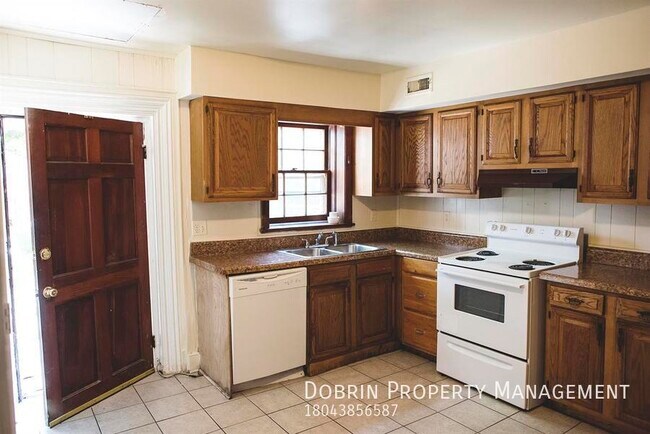 Building Photo - 508 W Clay St