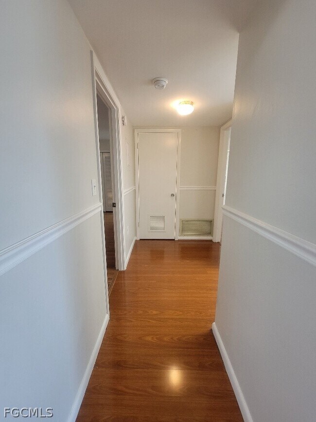 Building Photo - 1372 Archer St