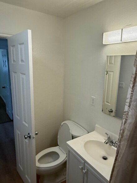 Building Photo - 2764 Conejo Dr