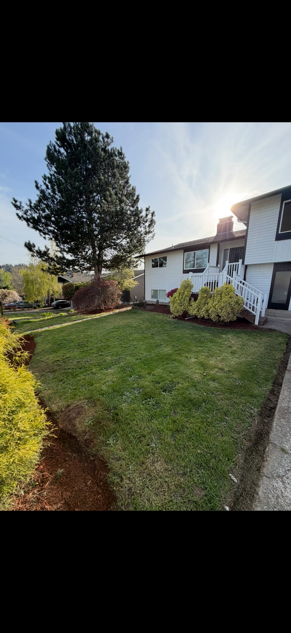 Building Photo - 11835 SE Valley View Ter