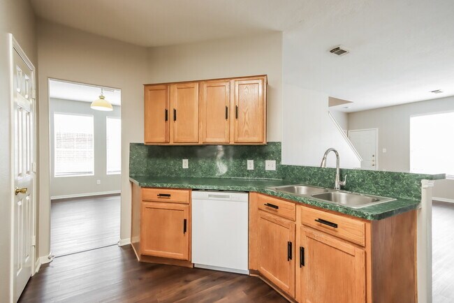 Building Photo - 12151 Landsdown Ridge Way