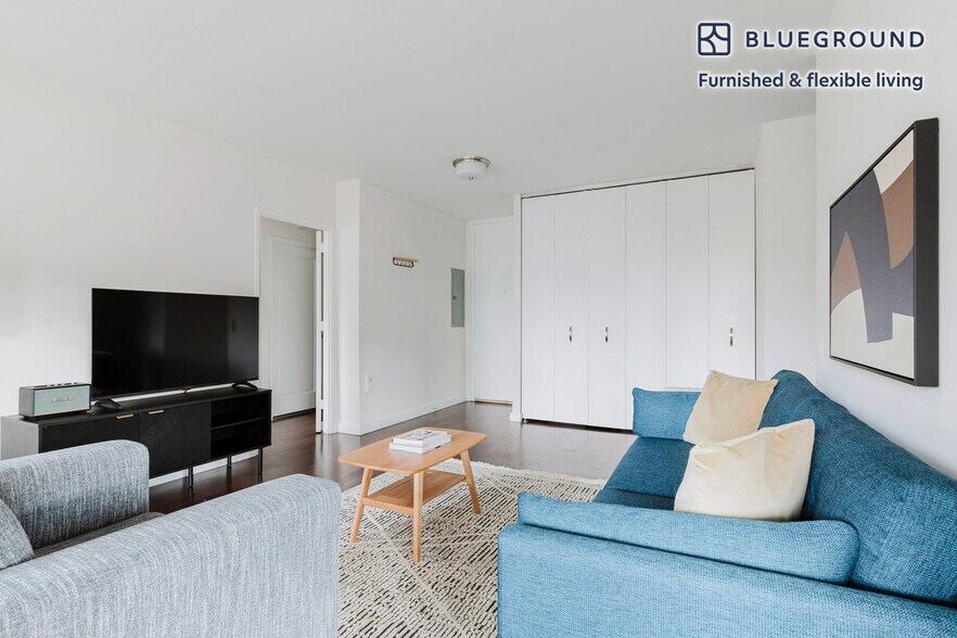 Building Photo - 401 E 34th St