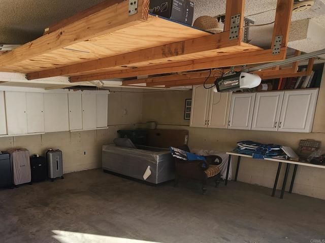 Building Photo - 4531 Chateau Dr