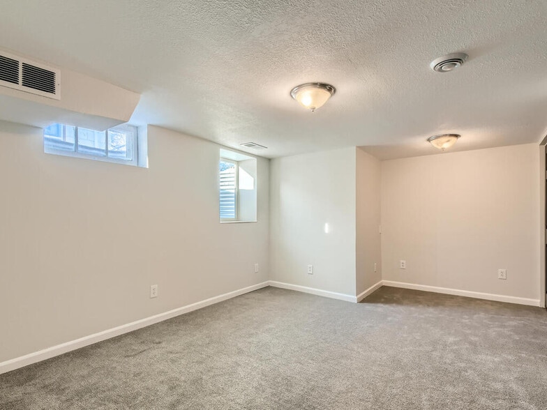 Building Photo - 1316 Oxford St