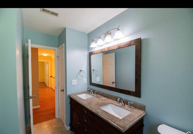Building Photo - 1524 Foxfire Dr