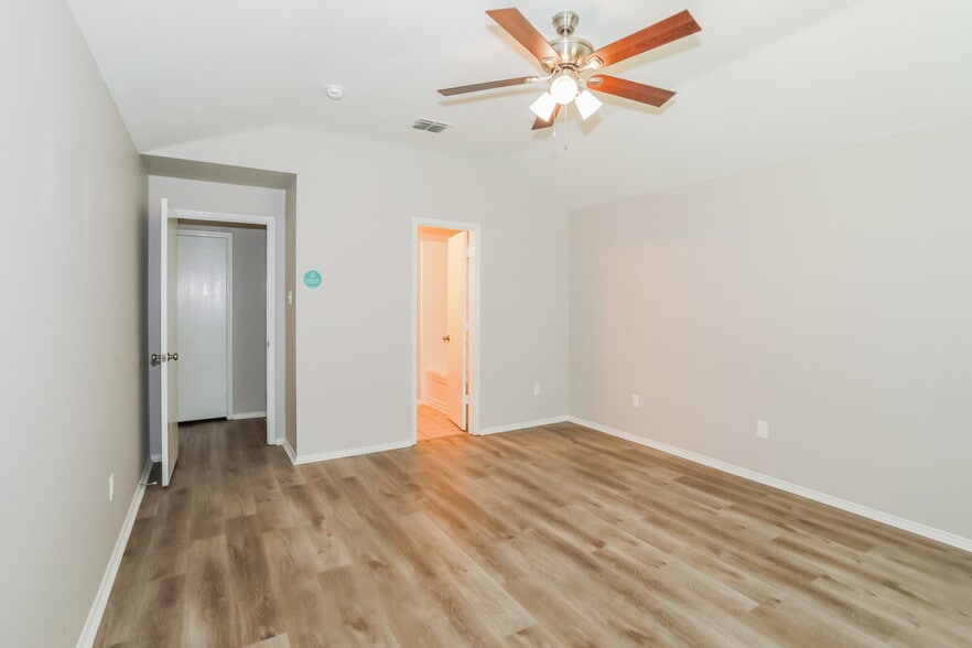 Building Photo - 8809 Sagebrush Trail