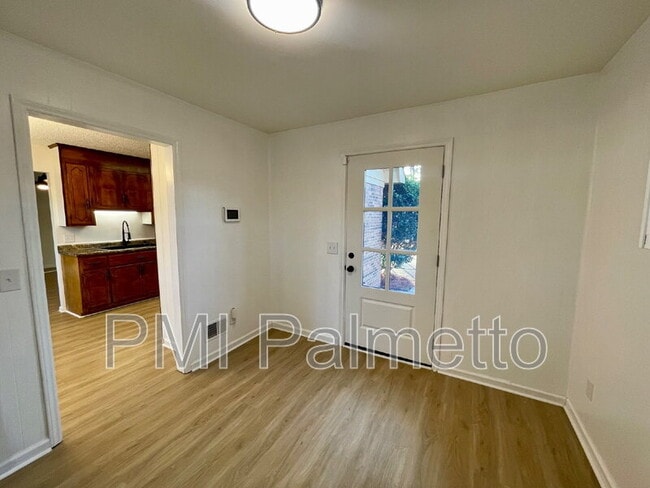 Building Photo - 2816 Wales Rd