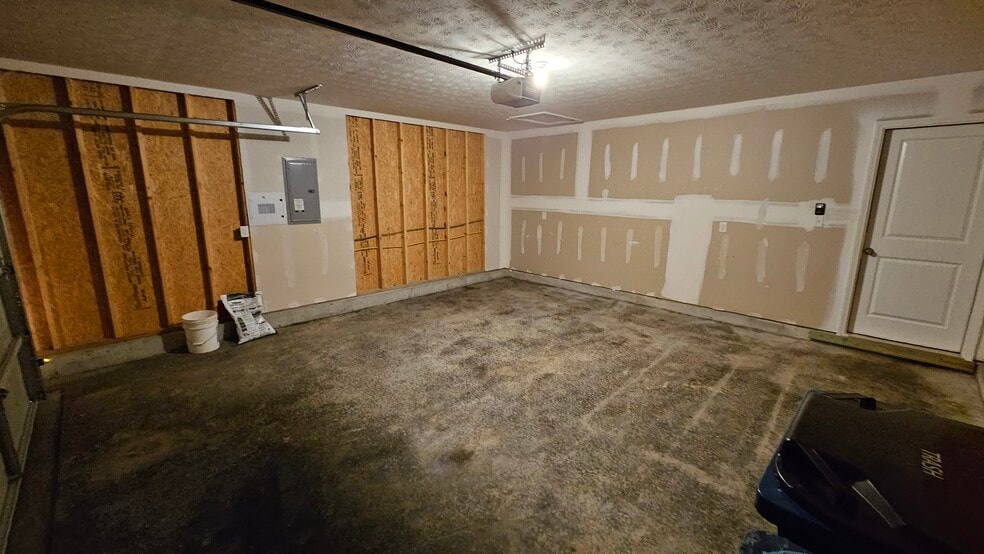 Garage - 4209 Tingle Dr