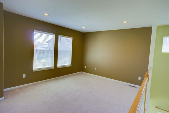 Building Photo - Spacious 4-Bedroom Home in Prime Littleton...