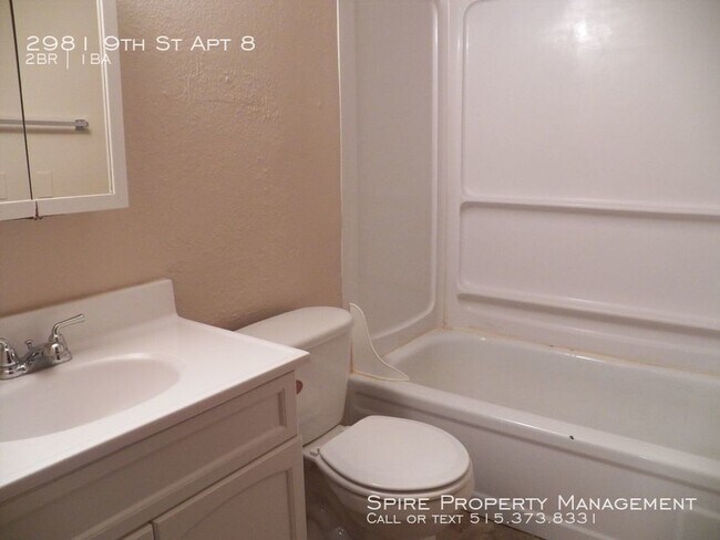 Building Photo - Secure Entrance- Large 2 bedroom near Lin Mar