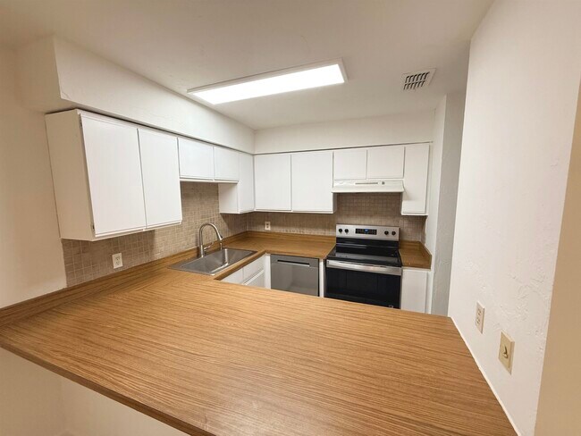 Building Photo - 3825 Osprey Cir