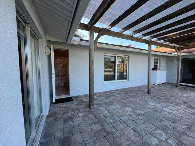 Building Photo - 415 Aruba Ct