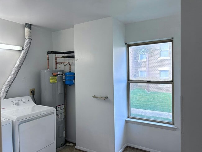 Building Photo - 18411 Guildberry Dr