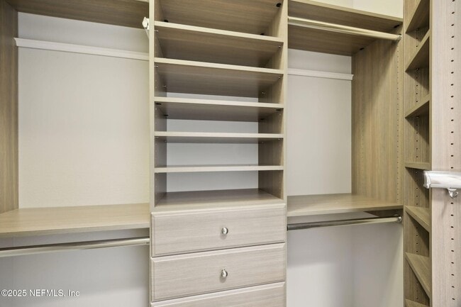 Building Photo - 2719 Chapman Oak Dr