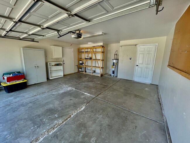 Building Photo - Adorable 3-BR Home in Red Cliffs Area