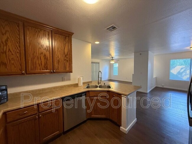 Building Photo - 1633 Porter Way