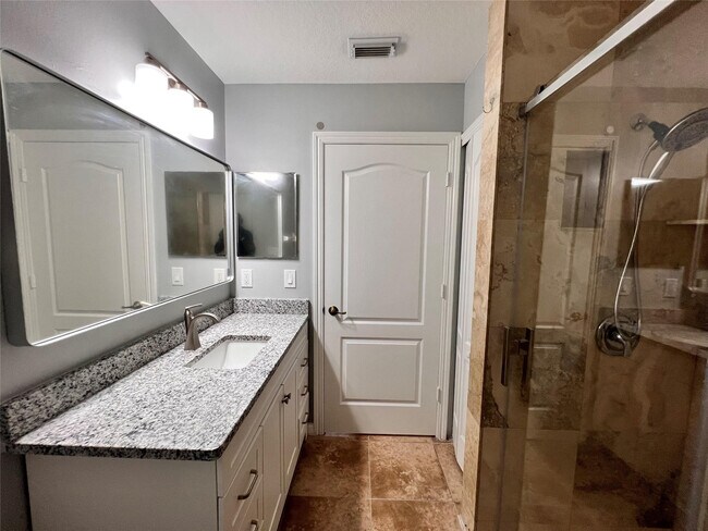 Building Photo - 1301 SW Gahaf Ave