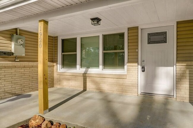 Building Photo - 1920 S Mayfair Ave