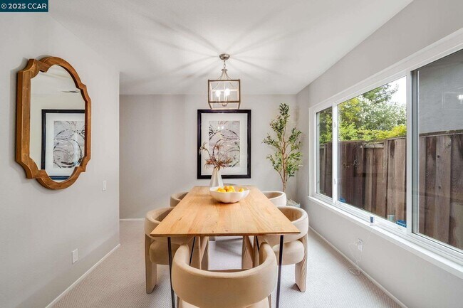 Building Photo - 4695 S Larwin Ave