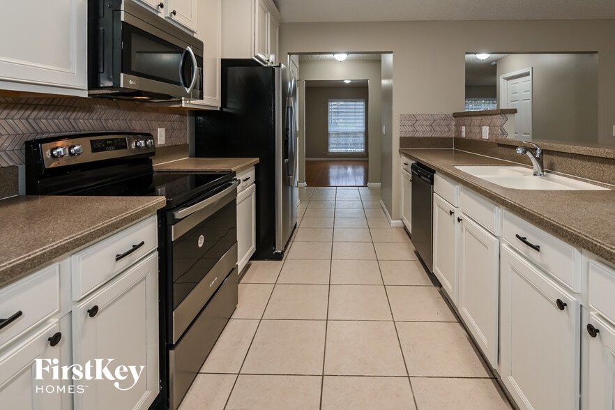 Building Photo - 12569 Reginald Dr