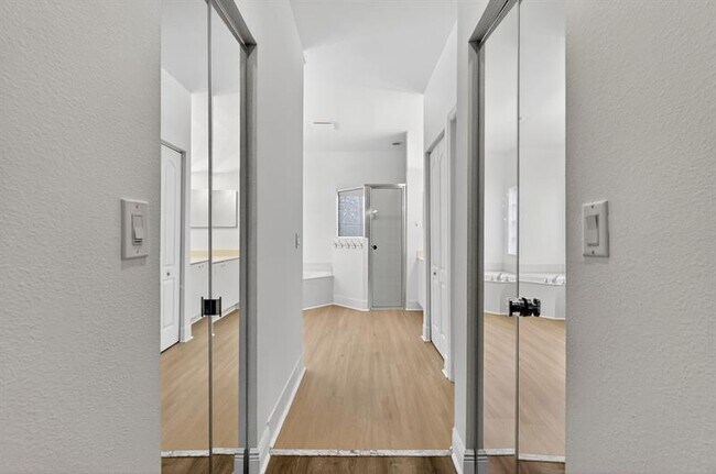 Building Photo - 6249 NW 78th Manor