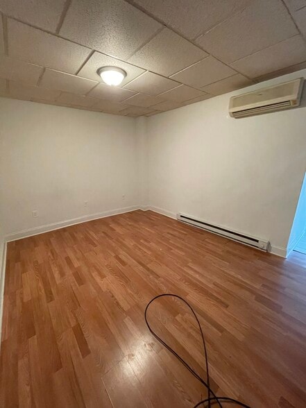 Building Photo - 4670 James St