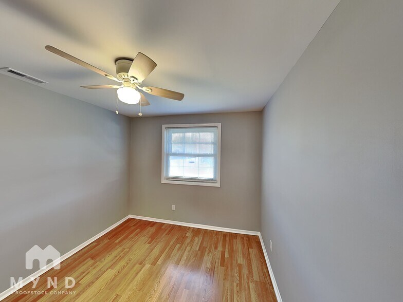 Building Photo - 2519 Ponderosa Dr