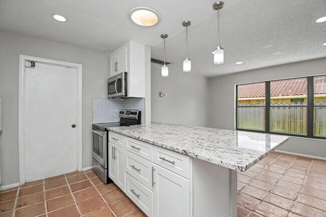 Building Photo - 7407 Silver Woods Ct