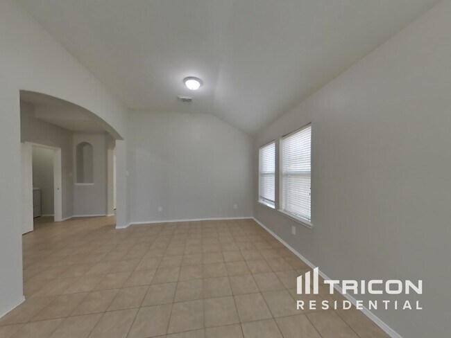 Building Photo - 20318 Yosemite Falls Dr