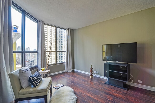 Building Photo - 405 N Wabash Ave