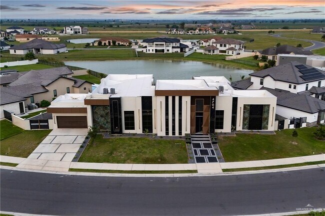 Building Photo - 43 Estancia Pkwy