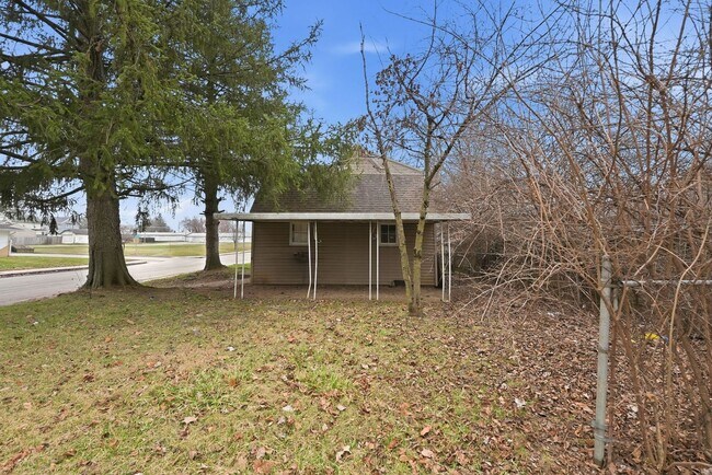 Building Photo - Freshly Updated 3BR Home with Garage & Carport