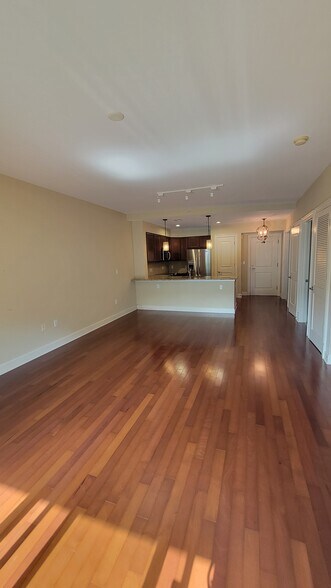 living and kitchen area - 200 River Vista Dr