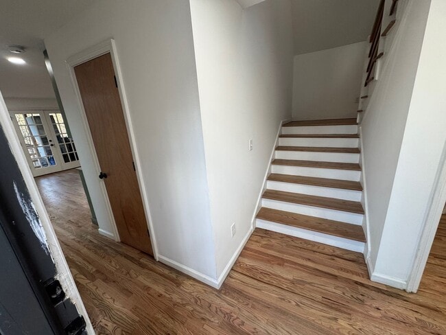 Building Photo - Picture Perfect wooded get away in Kingston Springs