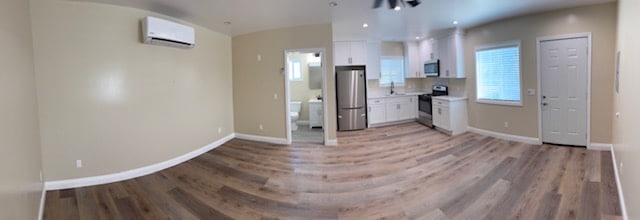 Building Photo - 10105 1/2 Laurel Canyon Blvd