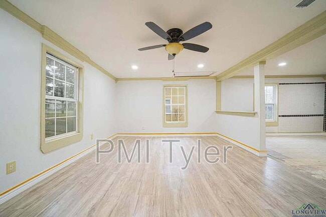 Building Photo - 514 N Pearl St