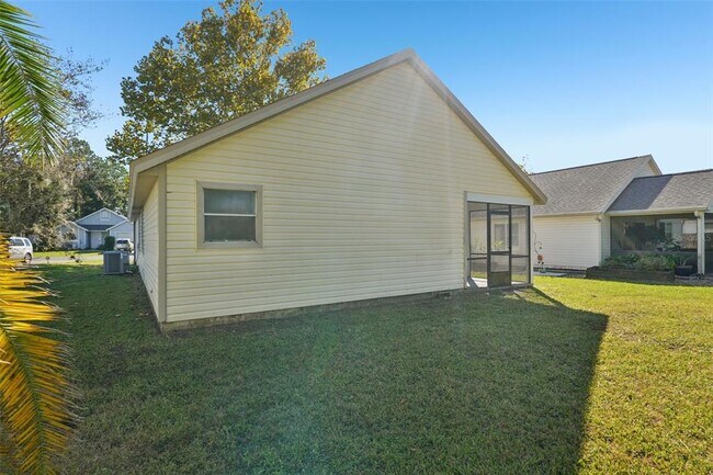 Building Photo - 123 Edgewater Cir