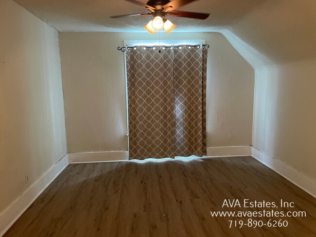 Building Photo - 516 W 9th St