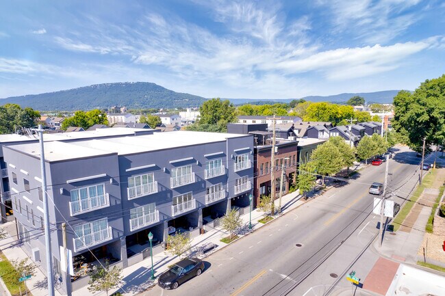 Primary Photo - 550 E Main St