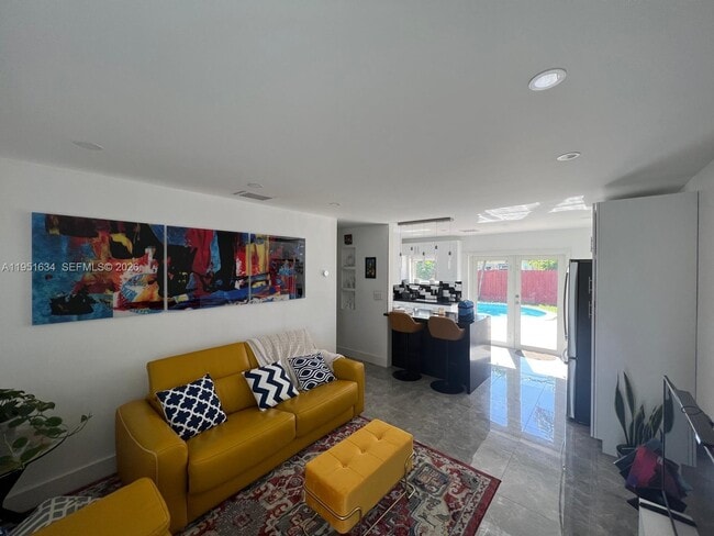 Building Photo - 5620 SW 38th St