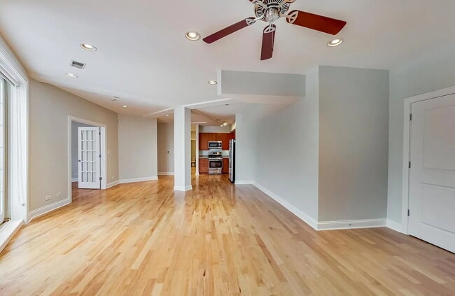Building Photo - Comfortable Living in a Desirable Area