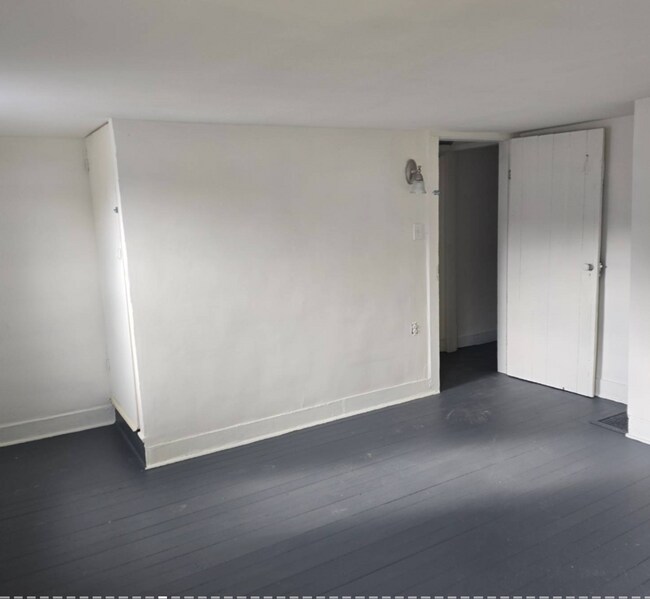 Building Photo - Charming 2 Bed / 1 Bath Single Family Home in Lansford with Front Porch & Yard!