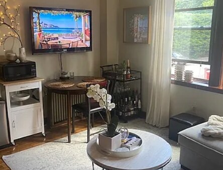 *Pictures are representative samples of the advertised unit. In some cases, the actual units you tou - 112 Queensberry St