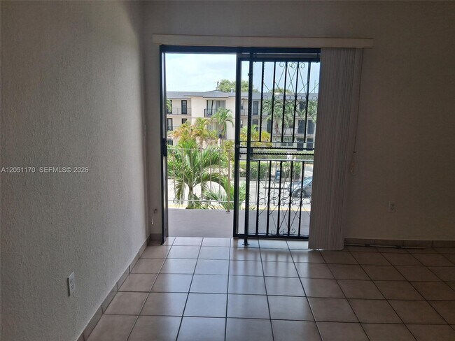 Building Photo - 6200 W Flagler St