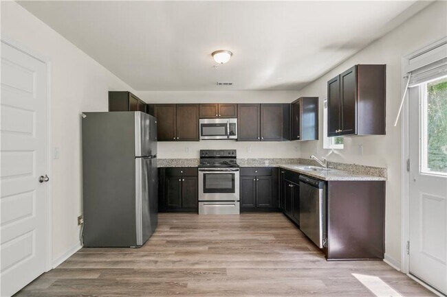 Building Photo - 631 Carlton Pointe Dr